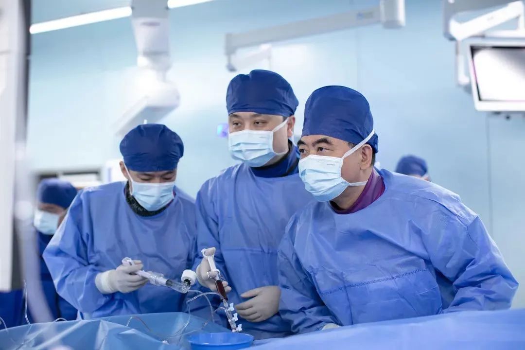 国内首例，葛均波院士完成可吸收镁合金支架植入手术